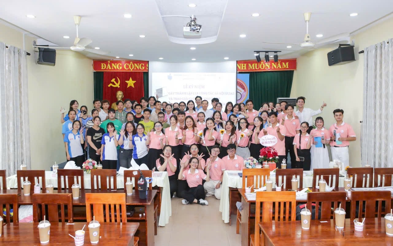 Làm việc nhóm