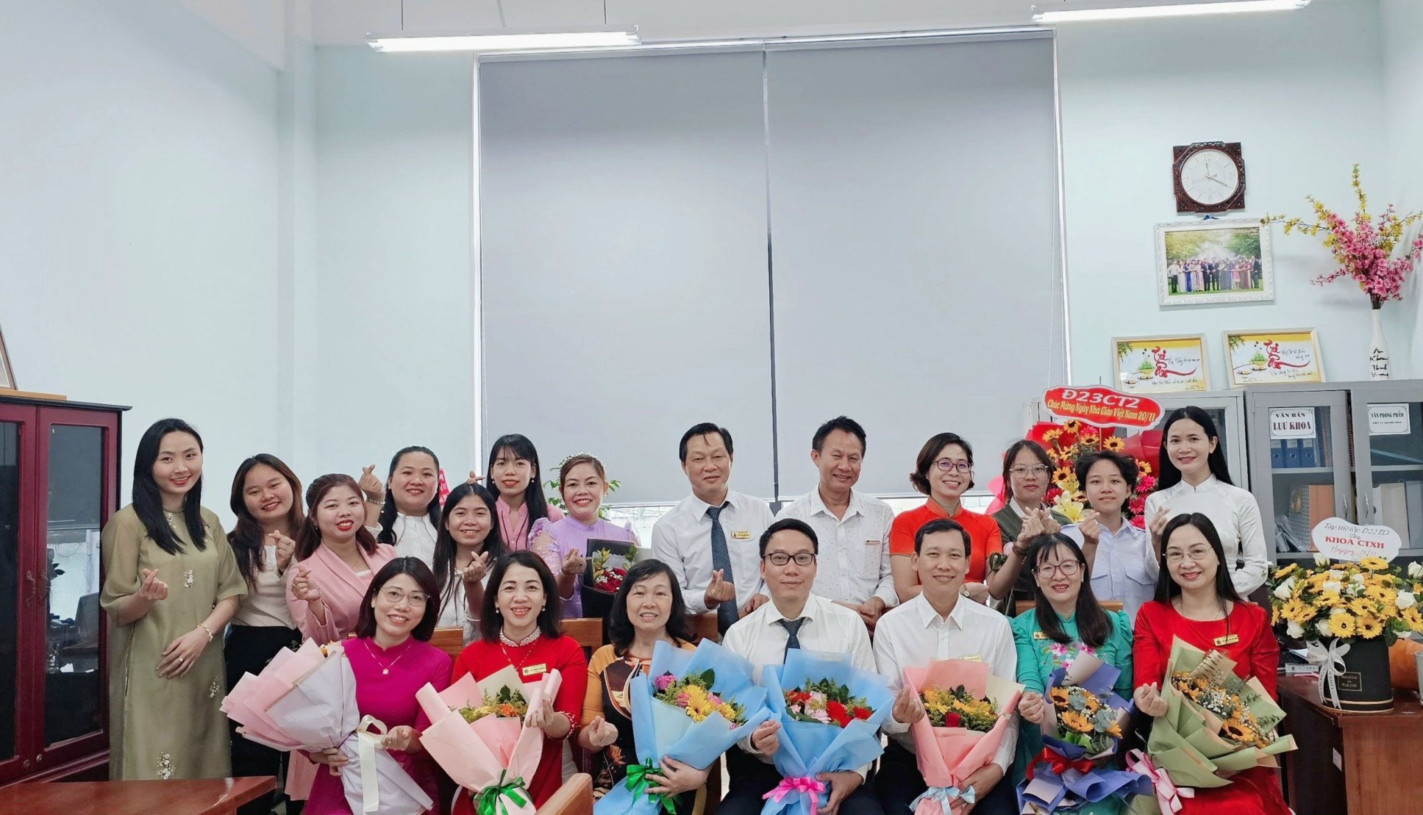 Sinh viên học tập